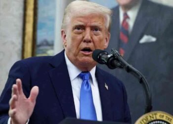 பொய் செய்திகளை பரப்புவதாக டிரம்ப் குற்றச்சாட்டு