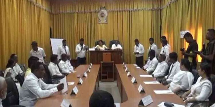 நாவலப்பிட்டி நகர சபையின் அதிகாரத்தை கைப்பற்றிய சுயேச்சைக் குழுக்கள்!