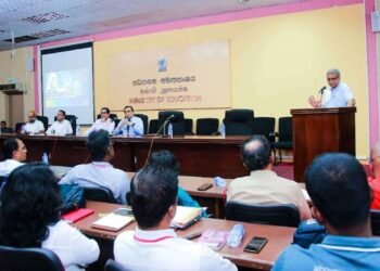 AI பயன்பாடு குறித்து கல்வி அமைச்சின் அதிகாரிகளுக்கு விளக்கமளிப்பு