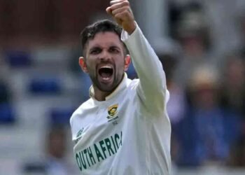 டெஸ்ட் கிரிக்கெட்டில் 200 விக்கெட்