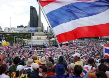 பிரதமர் பதவி விலகக்கோரி தாய்லாந்தில் போராட்டம்