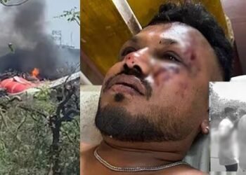 உருக்குலைந்த விமானத்தில் இருந்து நடந்து வந்த நபர்..! உயிர் பிழைத்த அதிசயம்!