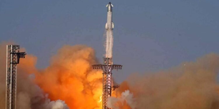 வெடித்துச் சிதறிய ஸ்பேஸ் எக்ஸ் ராக்கெட் – வீடியோ வைரல்