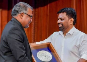 நிதி அமைச்சின் செயலாளர் மஹிந்த சிறிவர்தனவின் சேவைக்கு பாராட்டு