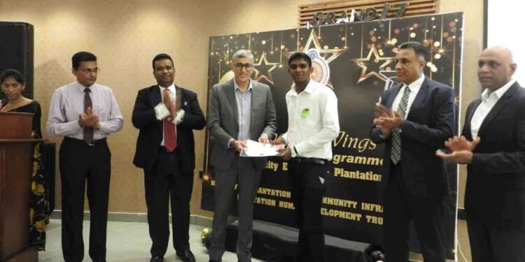 தேயிலை பெருந்தோட்ட சமூகத்தைச் சேர்ந்த சிறந்த கல்வி சாதனையாளர்களுக்கு செரண்டிப் அதி சக்தி பல்கலைக்கழக உதவித்தொகை திட்டம் வெகுமதி அளிக்கிறது