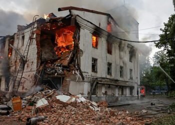 உக்ரைன் மீது ரஷ்யா மேற்கொண்ட தாக்குதலில் மூவர் பலி