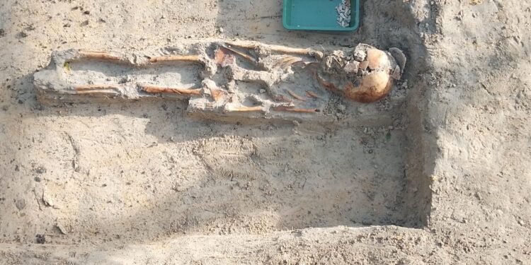 செம்மணியில் கொத்துக் கொத்தாக ஆடைகள் இன்றி புதைக்கப்பட்ட தமிழர்கள்!