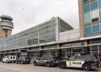 கனடா விமான நிலையங்களில் குண்டு மிரட்டல்கள்