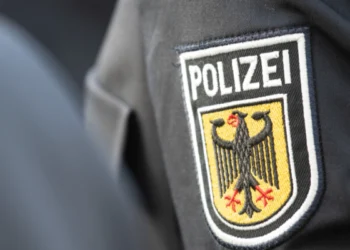 கணவரை கொலை செய்ய ஆட்களை ஏற்பாடு செய்த கனேடிய பெண் கைது