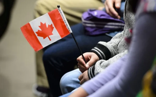 கனடாவில் போலி குடிவரவு சேவை வழங்கிய பெண் கைது