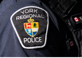 கனடாவில் கார் திருட்டு சந்தேகத்தில் ஒருர் மீது பொலிஸார் துப்பாக்கிச் சூடுகனடாவில் கார் திருட்டு சந்தேகத்தில் ஒருர் மீது பொலிஸார் துப்பாக்கிச் சூடு