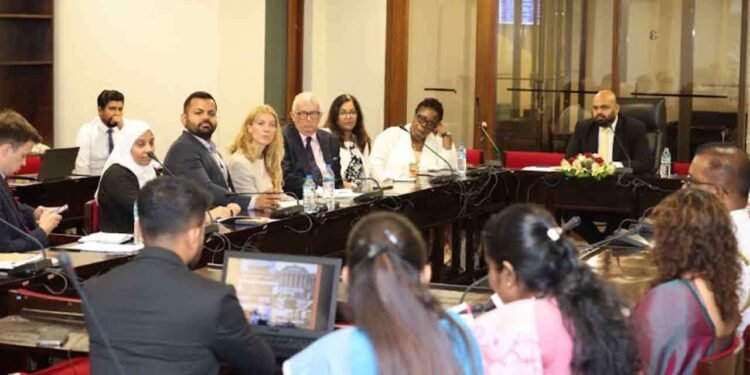 திறந்த பாராளுமன்ற அமர்வுகள் தொடர்பில் இடம்பெற்ற கலந்துரையாடல்