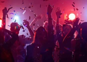 விருந்துபசாரம் சுற்றிவளைப்பு – இளம் பெண் உட்பட 21 பேர் கைது