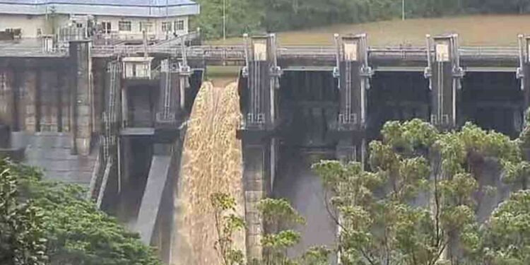 மேல் கொத்மலை நீர்த்தேக்கத்தின் வான்கதவு திறப்பு