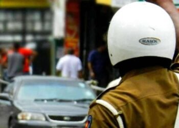 3 மணி நேர போக்குவரத்து நெரிசல் குறித்து பொலிஸ் எச்சரிக்கை