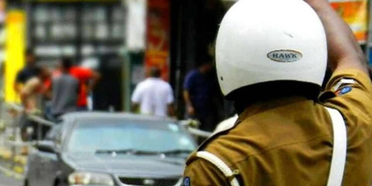 3 மணி நேர போக்குவரத்து நெரிசல் குறித்து பொலிஸ் எச்சரிக்கை