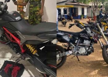 உயர் சக்தி கொண்ட மோட்டார் சைக்கிள்களுடன் நால்வர் கைது