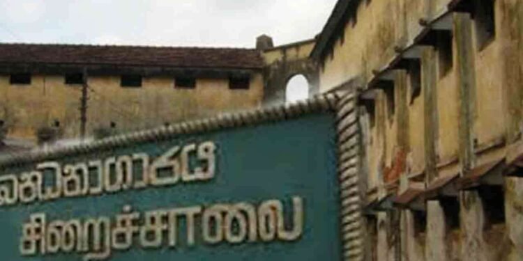 கைதிகளால் நிரம்பி வழியும் சிறைச்சாலைகள்