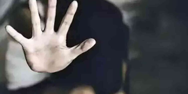 இளம்பெண்ணை ஊசி போட்டு பாலியல் வன்கொடுமை!