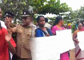 ஜனாதிபதி செயலகத்திற்கு முன்பாக ஆர்ப்பாட்டம்