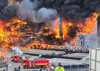 பிரமாண்ட Tomorrowland திருவிழா மேடையில் தீ விபத்து