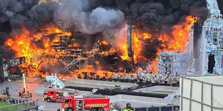 பிரமாண்ட Tomorrowland திருவிழா மேடையில் தீ விபத்து