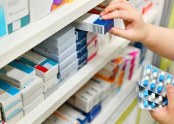 82 மருந்தகங்களின் உரிமங்கள் தற்காலிகமாக நிறுத்தி வைப்பு