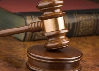 பொலிஸாரை தாக்கிய முன்னாள் பிரதேச சபை உறுப்பினருக்கு விளக்கமறியல்