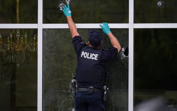 கனடாவில் இந்திய நடிகர் உணவகம் மீது மீண்டும் துப்பாக்கிச்சூடு