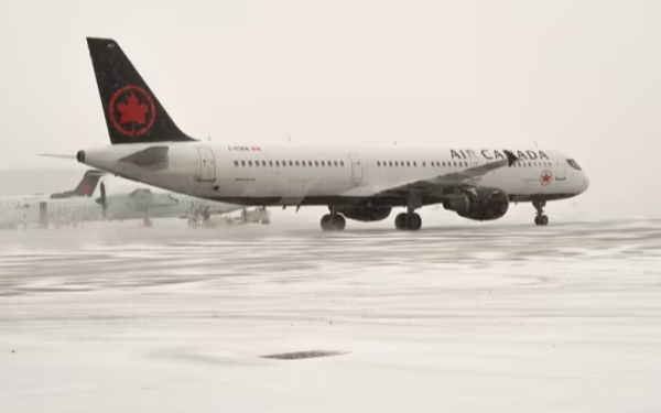 எயார் கனடா விமான சேவை நிறுவனம் விமானப் பயணங்களை ரத்து செய்வதாக அறிவிப்பு