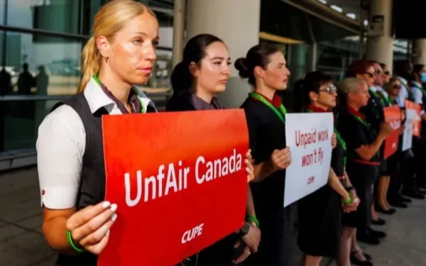 கனடா விமான சேவைகள் திடீர் இரத்து ; விமான பணியாளர்கள் வேலை நிறுத்தம்