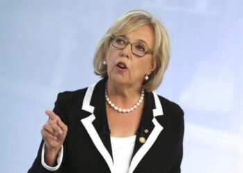 கனடிய பசுமைக் கட்சி தலைவரின் அதிரடி அறிவிப்பு