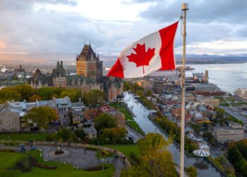 நாட்டை விட்டு வெளியேறும் மக்கள் எண்ணிக்கையில் சாதனை படைத்த கனடா