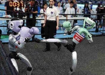 மனித உருவ ரோபோக்களின் ஒலிம்பிக் சீனாவில் ஆரம்பம்