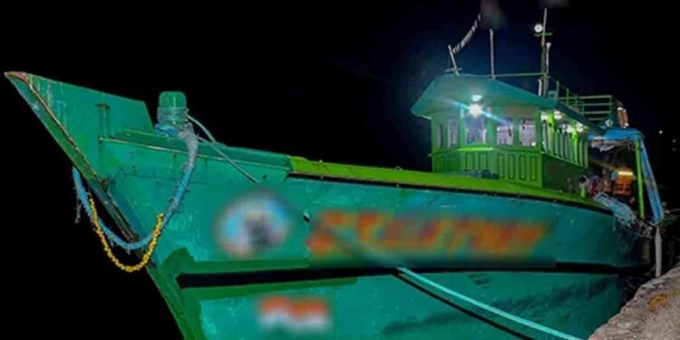 எல்லைத் தாண்டிய மேலும் 4 இந்திய மீனவர்கள் கைது!