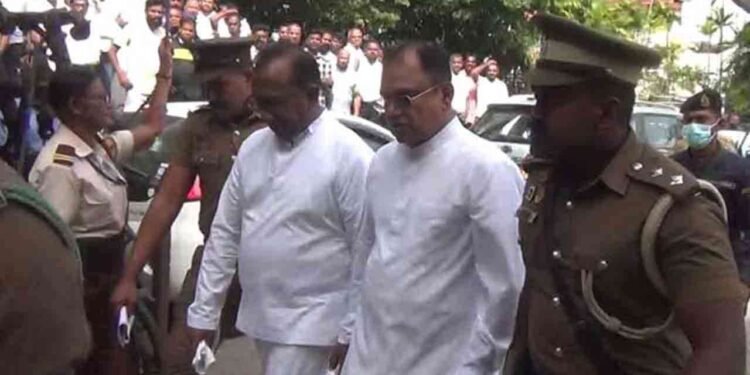 மஹிந்தானந்த, நளினுக்கு எதிரான வழக்கின் ஆவணங்களை அழைக்குமாறு உத்தரவு