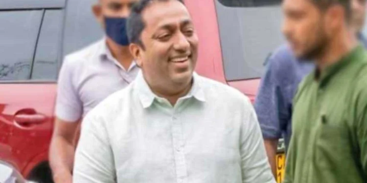 அகில விராஜ் இலஞ்சம், ஊழல் ஆணைக்குழுவில் முன்னிலை