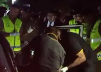 துப்பாக்கி சூட்டில் பலியான சிறை அதிகாரி தொடர்பில் வௌியான பகீர் தகவல்