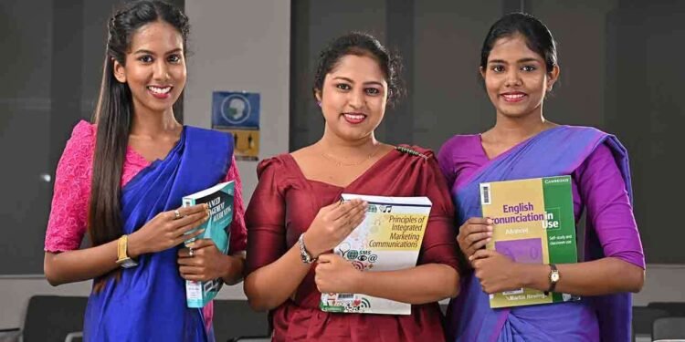 மாணவர்களின் மொழியியல் மற்றும் தொடர்பாடல் திறன்களை விருத்தி செய்வதை நோக்காகக் கொண்டு அறிமுகப்படுத்தியுள்ள SLIIT புதிய ஆங்கிலக் கல்வி இளங்கலைமானிப் பட்டம்