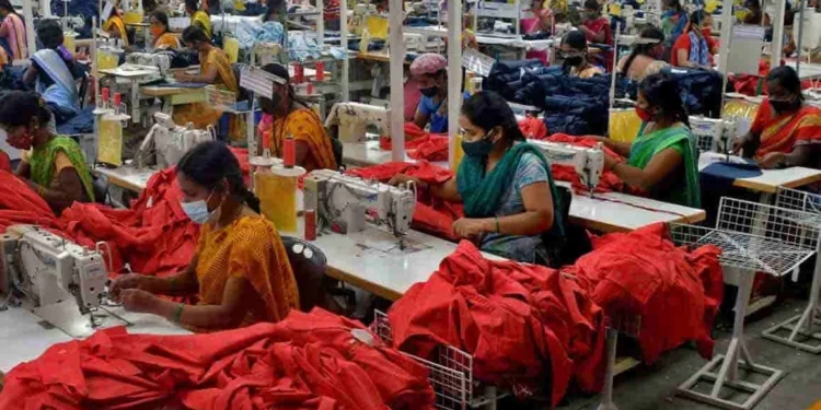 ட்ரம்பினால் நெருக்கடிக்குள்ளான இந்திய ஆடை உற்பத்தியாளர்
