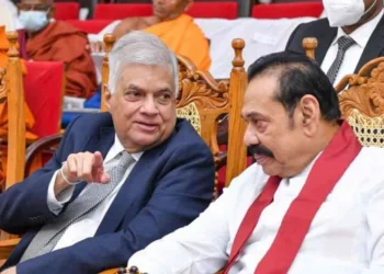 ரணிலை பார்க்க மஹிந்தவும் வந்தார்