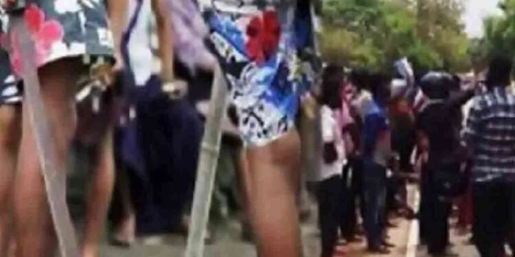 நல்லூர் ஆலயத்திற்கு அருகில் வாள் வெட்டு