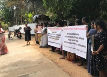 சமஷ்டி தீர்வை வலியுறுத்தி கிளிநொச்சியில் கவனயீர்ப்பு போராட்டம்