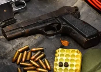 கைகுண்டுகளும் துப்பாக்கிகளும் மீட்ப்பு