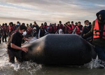 ஒன்-இன், ஒன்-அவுட் ; இங்கிலாந்தில் இருந்து நாடு கடத்தப்பட்ட முதல் இந்தியர்
