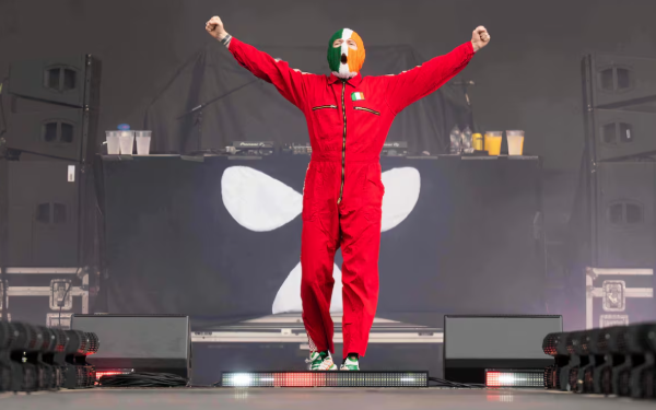 பிரபல இசைக்குழுவொன்றுக்கு கனடாவிற்குள் பிரவேசிக்க தடை