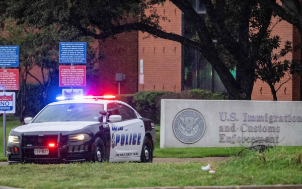 அமெரிக்கா டல்லாஸில் துப்பாக்கிச் சூடு: இருவர் உயிரிழப்பு