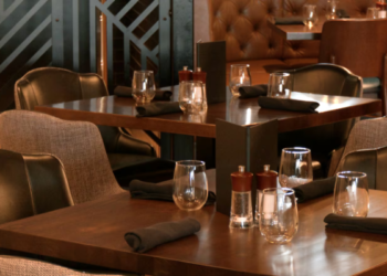 உணவகங்களுக்கு செல்வதனை தவிர்க்கும் கனேடியர்கள்