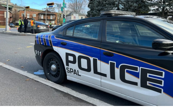 கனடாவில் பொலிஸாரை மிரட்டிய சிறுவன் கைது