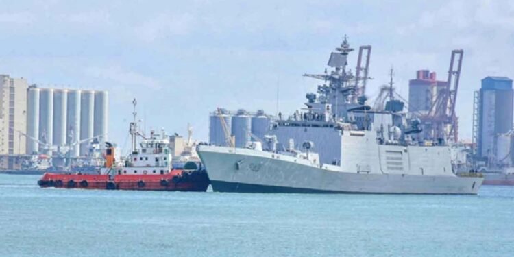 கொழும்பு துறைமுகத்தை வந்தடைந்த இந்திய கடற்படை கப்பல்!